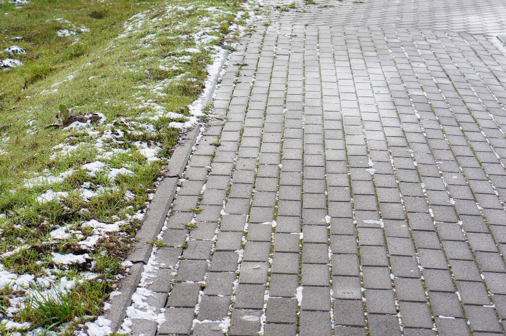 The garden in ice driveway Pavers